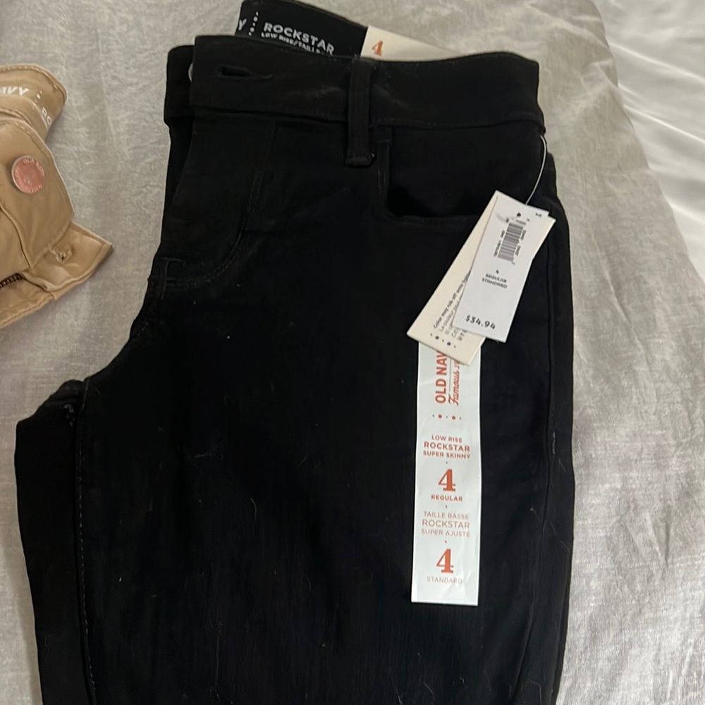 Old navy black low rise regular standard rockstar super skinny jeans